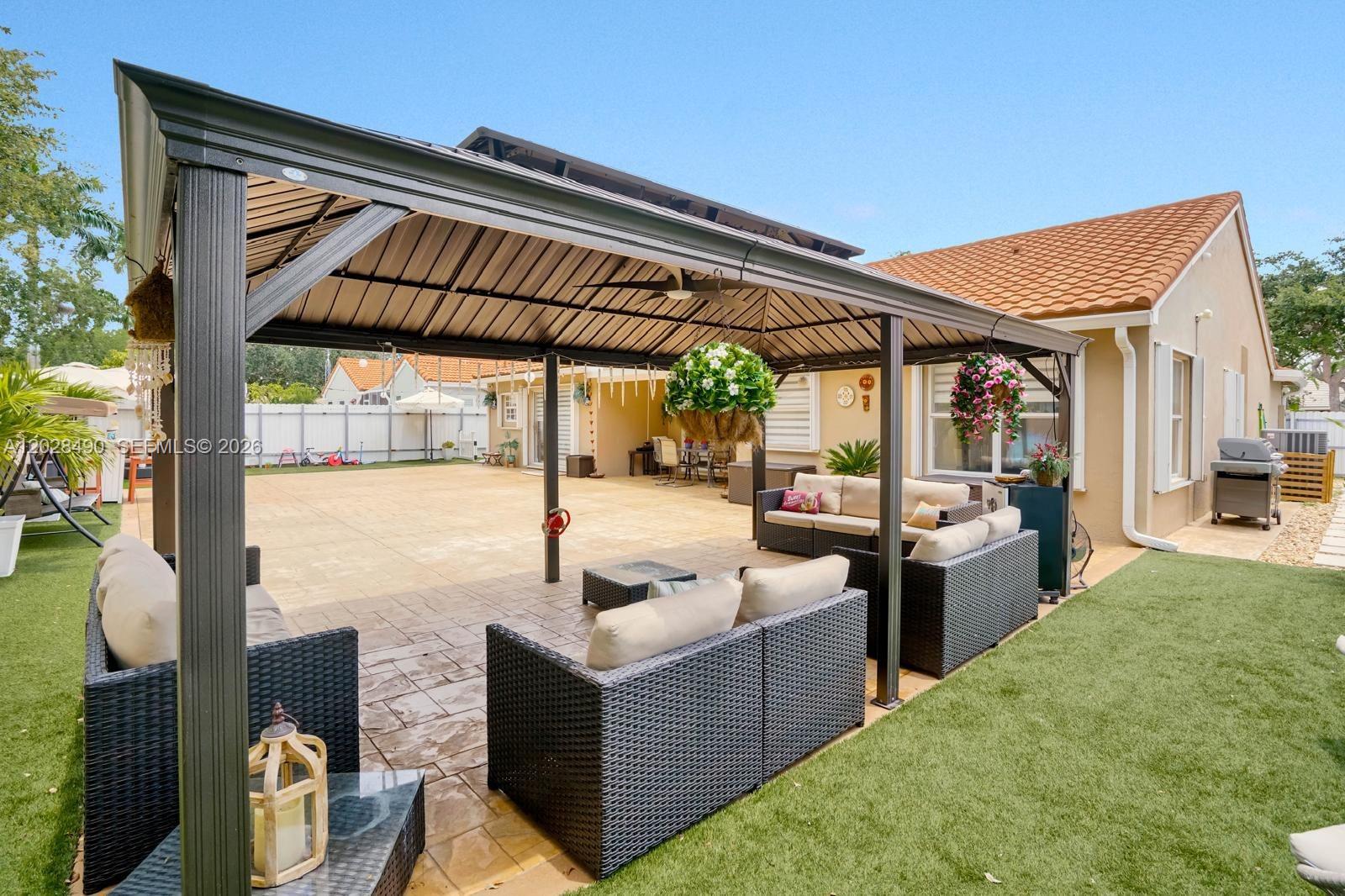 FLAMINGO ESTATES - Residential