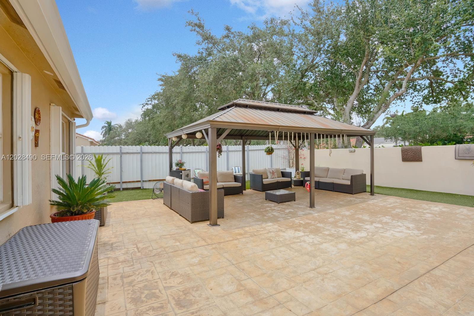 FLAMINGO ESTATES - Residential