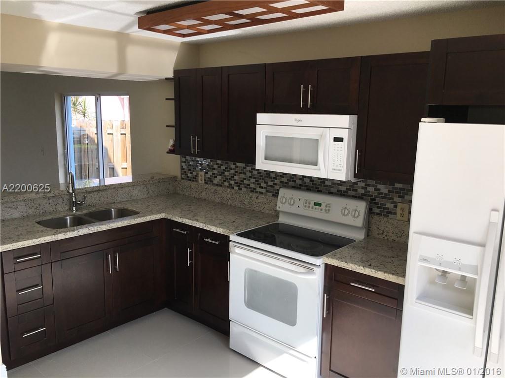 DEERWOOD VILLAS SEC 1 - Residential