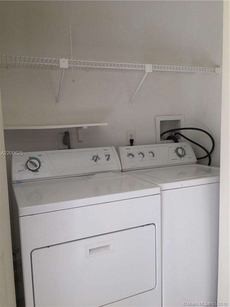 DEERWOOD VILLAS SEC 1 - Residential