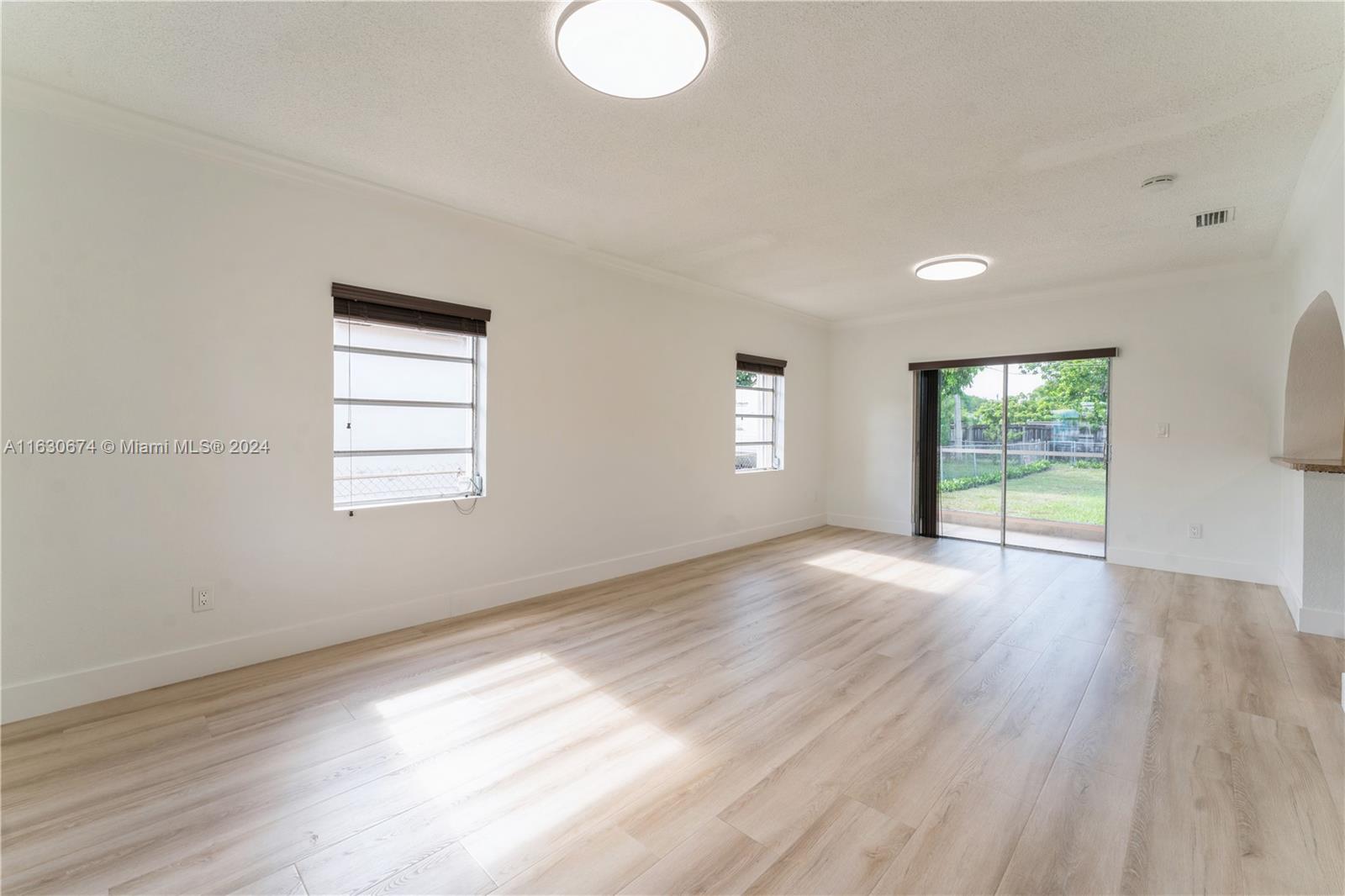 LONDON TERR 1ST ADDN - Residential Lease