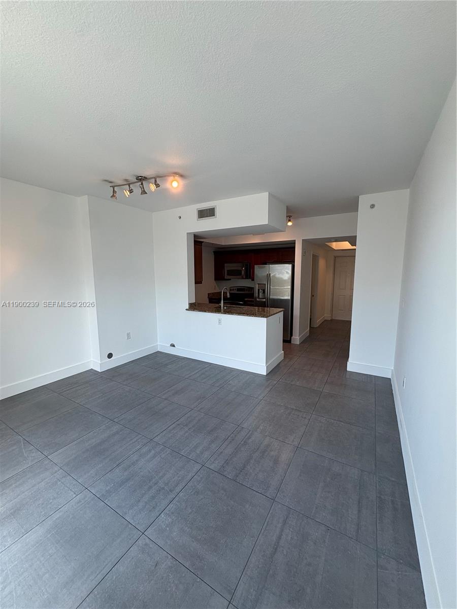 DOWNTOWN DADELAND CONDO N - Residential