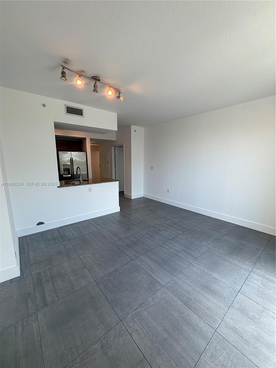 DOWNTOWN DADELAND CONDO N - Residential
