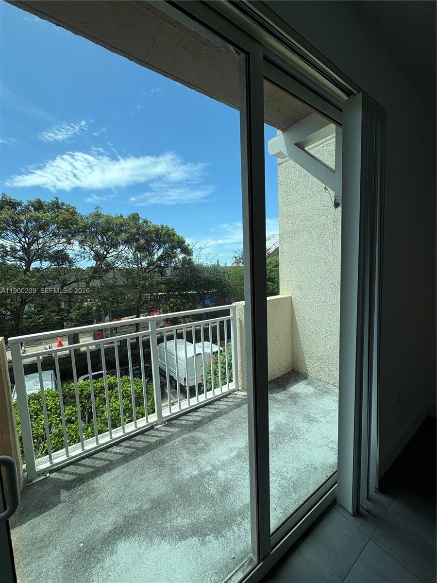 DOWNTOWN DADELAND CONDO N - Residential