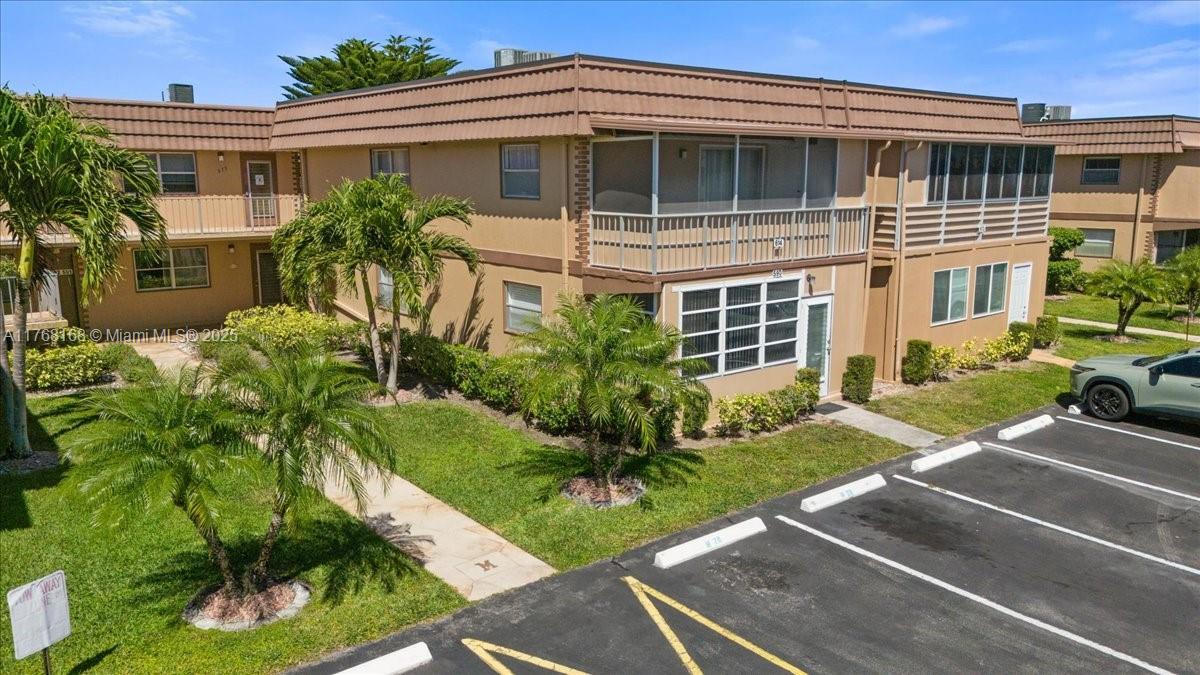 KINGS POINT BRITTANY COND - Residential
