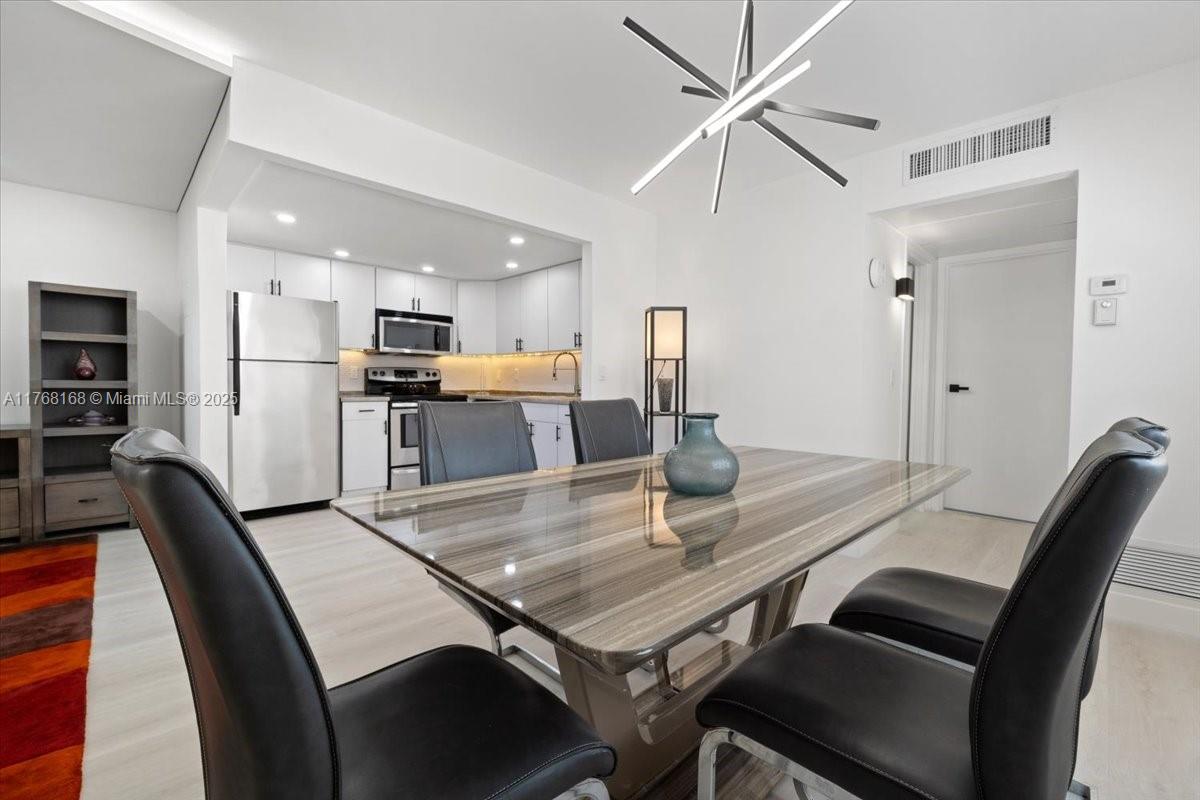 KINGS POINT BRITTANY COND - Residential