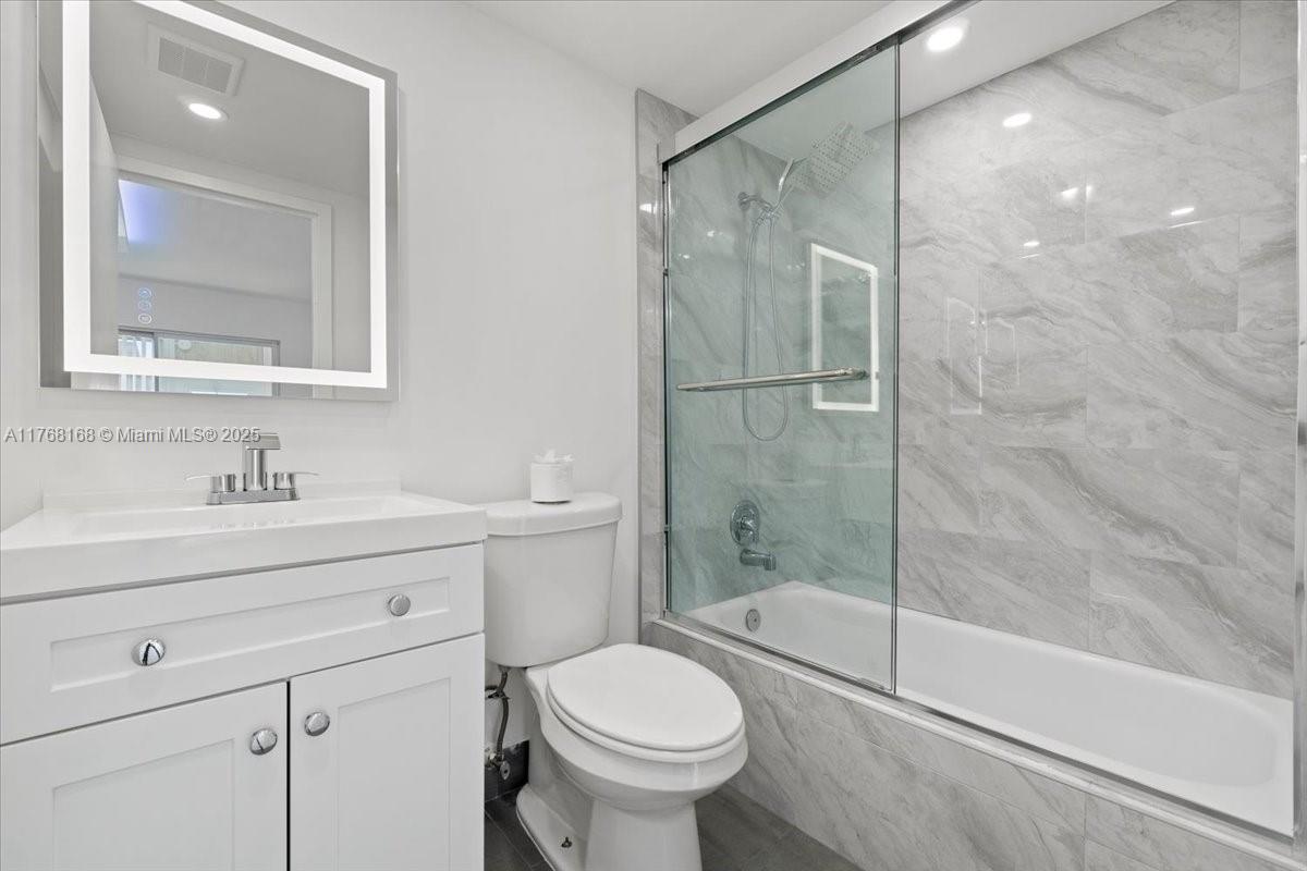 KINGS POINT BRITTANY COND - Residential