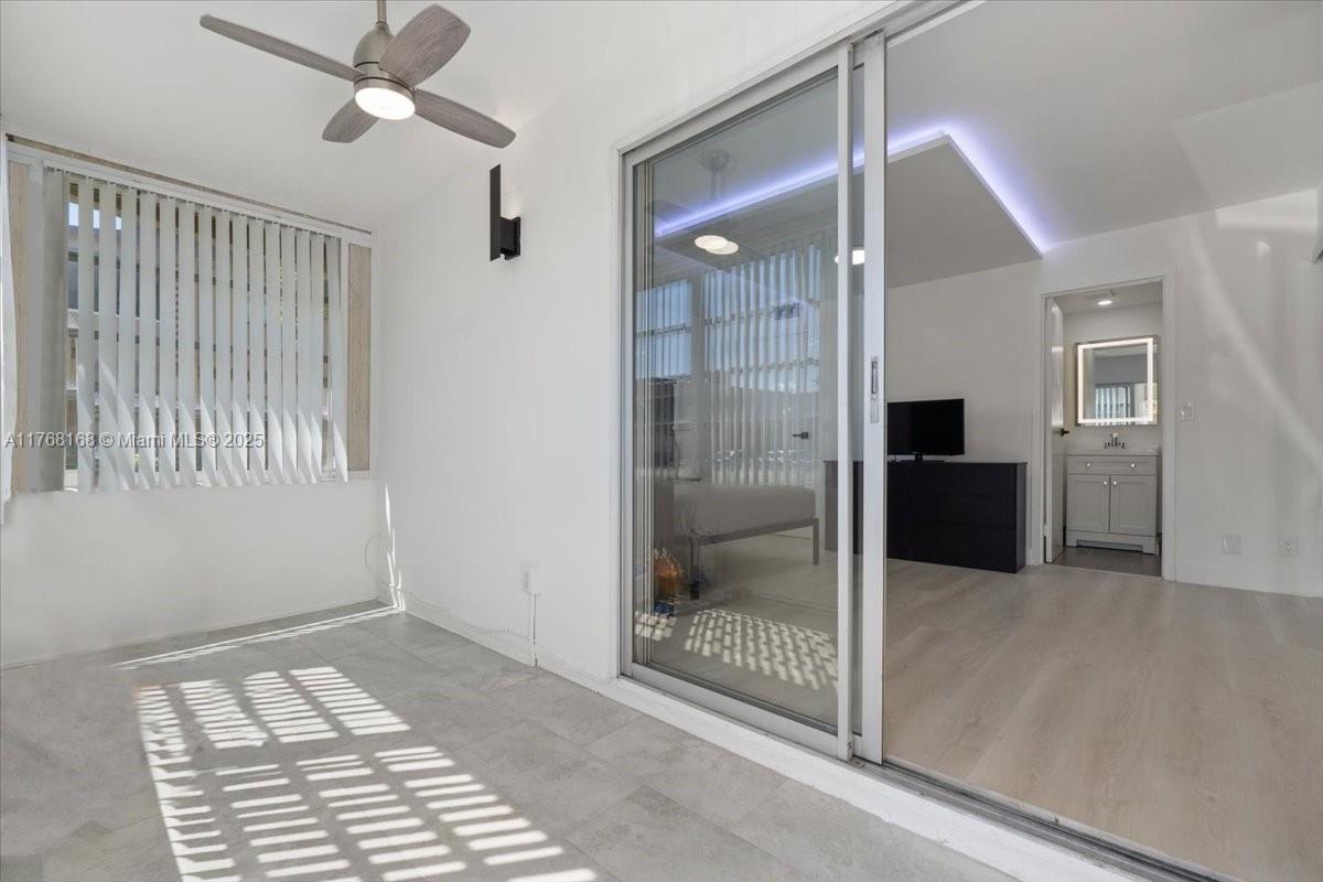 KINGS POINT BRITTANY COND - Residential