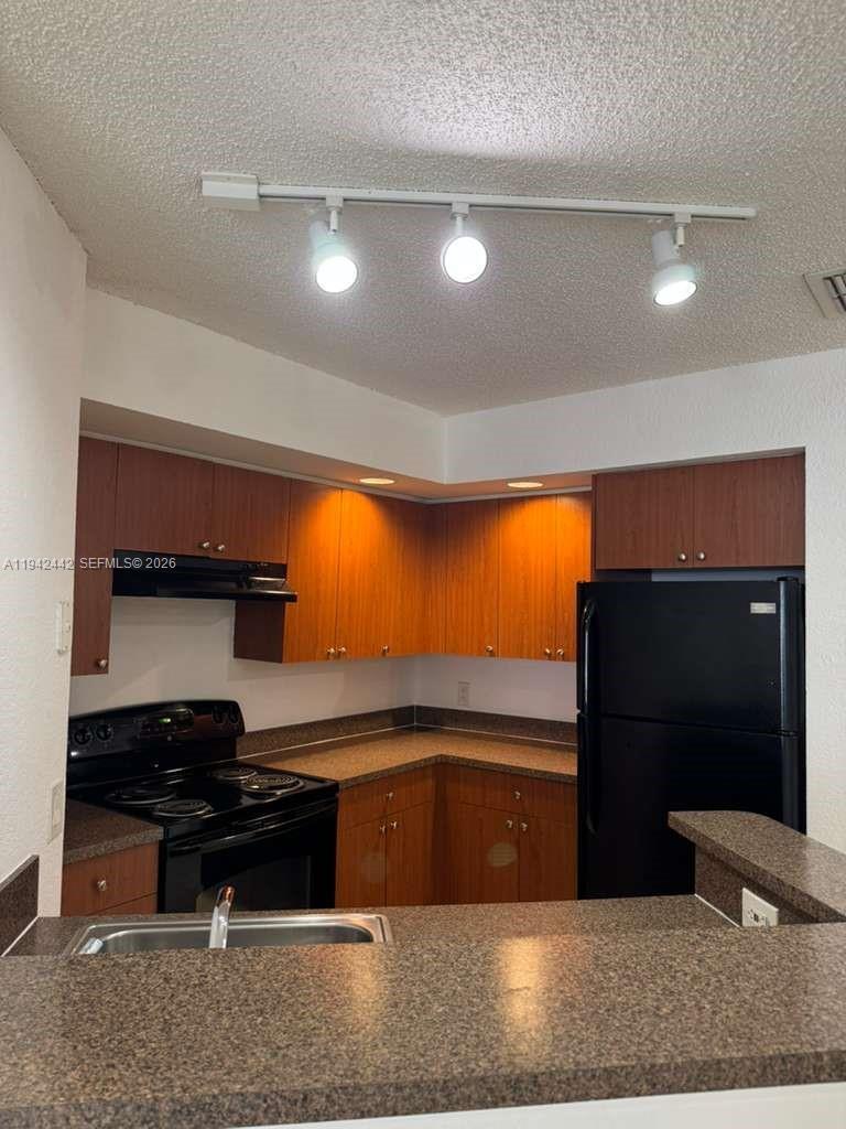 CORAL KEY CONDO - Residential