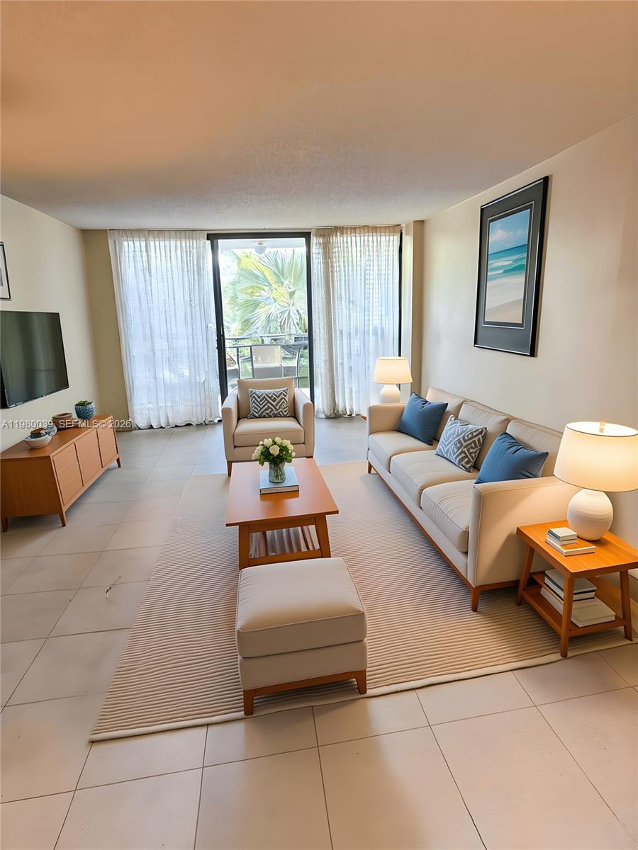 KEY BISCAYNE ONE HUNDRED - Residential