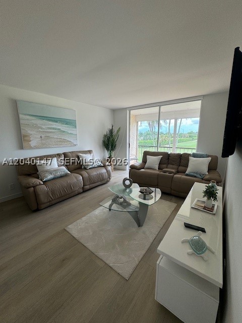 HOLLYBROOK GOLF AND - Residential