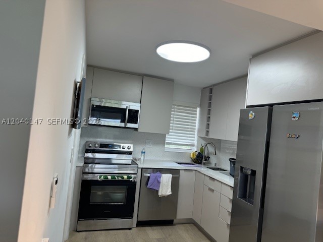 Golf Course View and Totally remodeled 1 bedroom and 1.5 Bathroom. New Kitchen, bath, floors. New AC . Lots of amenities : Restaurant, golf court, billiard room, clubhouse, Gym, putting green, courtesy bus, library, heated pool, sauna, bike trails amd more.... 24 hours gated community for 55+. This community offers 7 pools, 14 tennis courts, theater, BBQ area, 18 holes golf course. Can be rented after 9 months of ownership. Seller is very motivated, send your offer now!