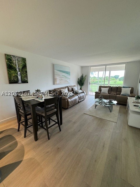 HOLLYBROOK GOLF AND - Residential