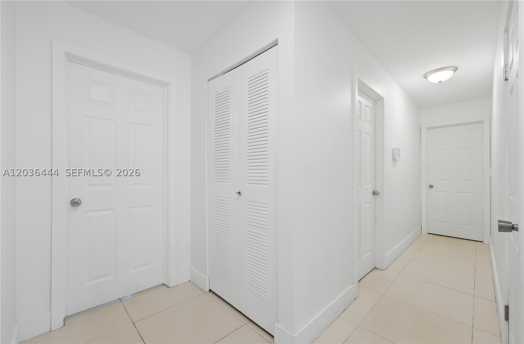 TAMIAMI LAKES SEC 5 - Residential