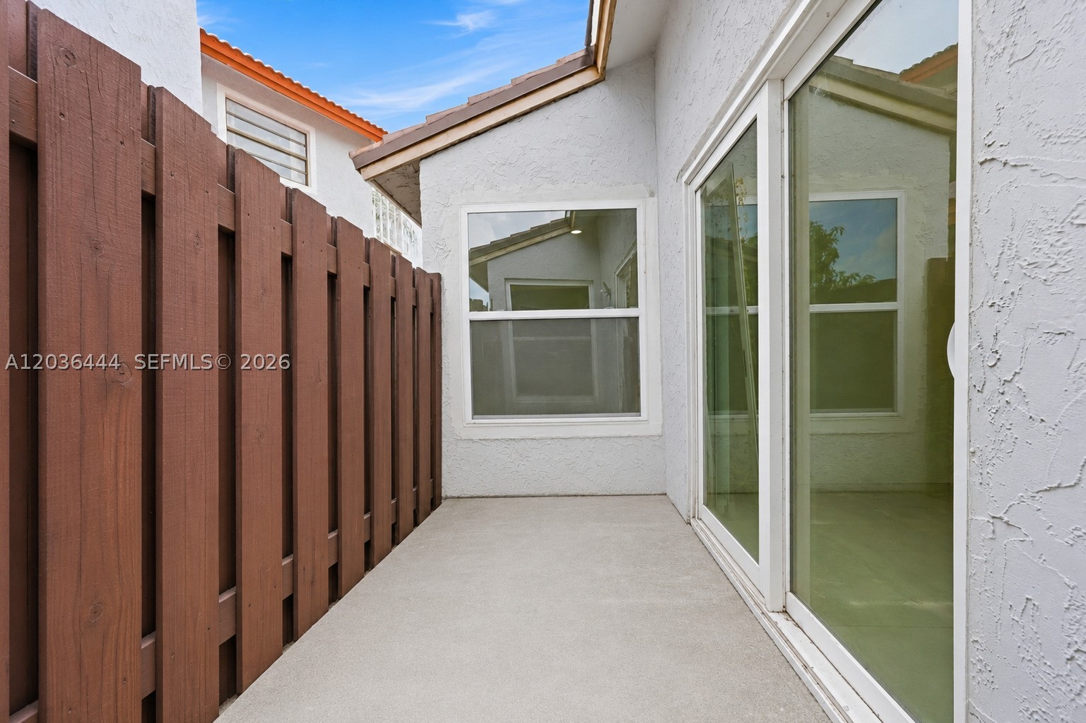 TAMIAMI LAKES SEC 5 - Residential