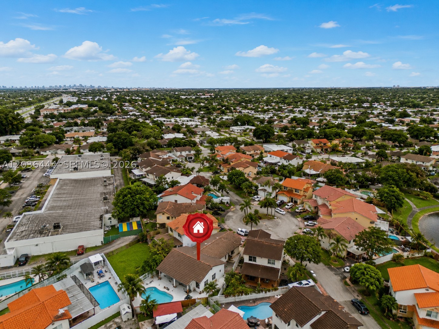 TAMIAMI LAKES SEC 5 - Residential