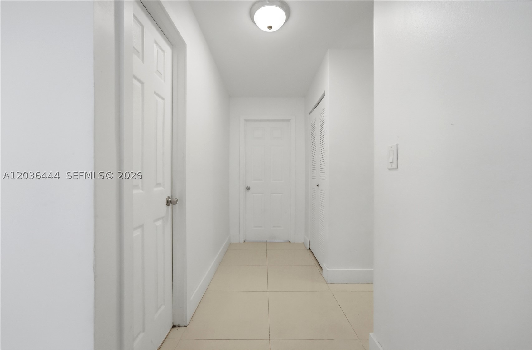 TAMIAMI LAKES SEC 5 - Residential