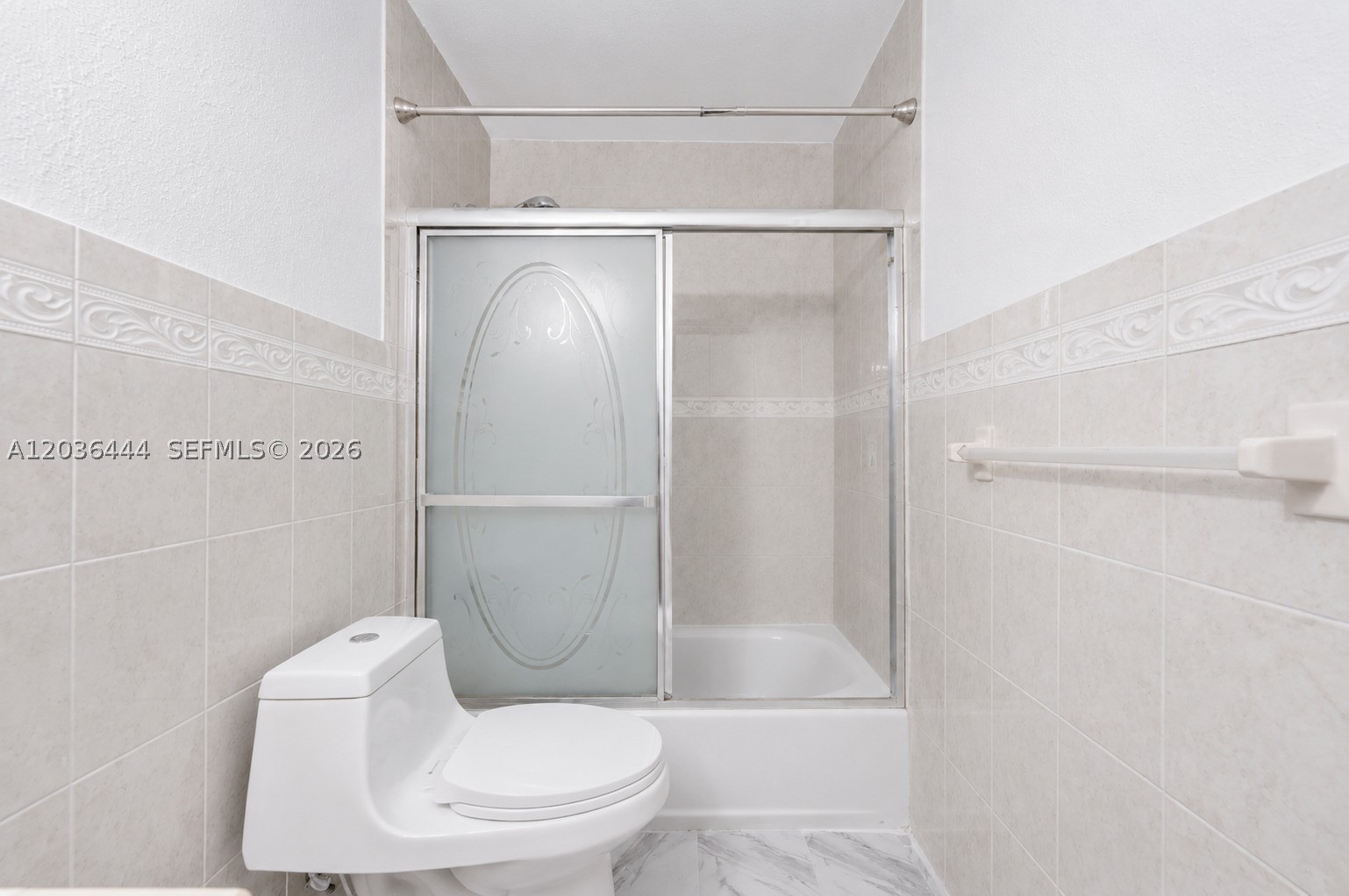 TAMIAMI LAKES SEC 5 - Residential
