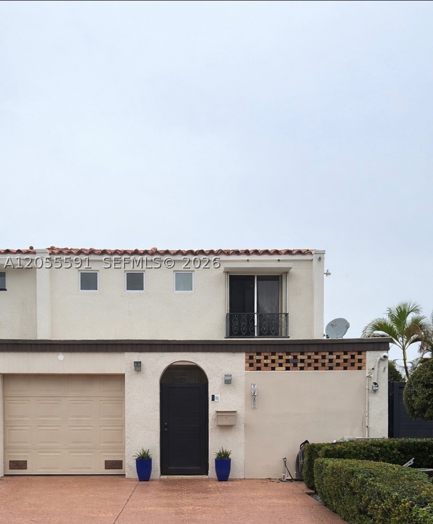 MIAMI LAKES LAKE MARTHA S - Residential