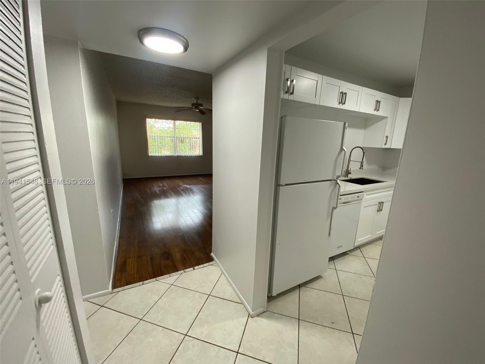 HERITAGE CIRCLE CONDO - Residential