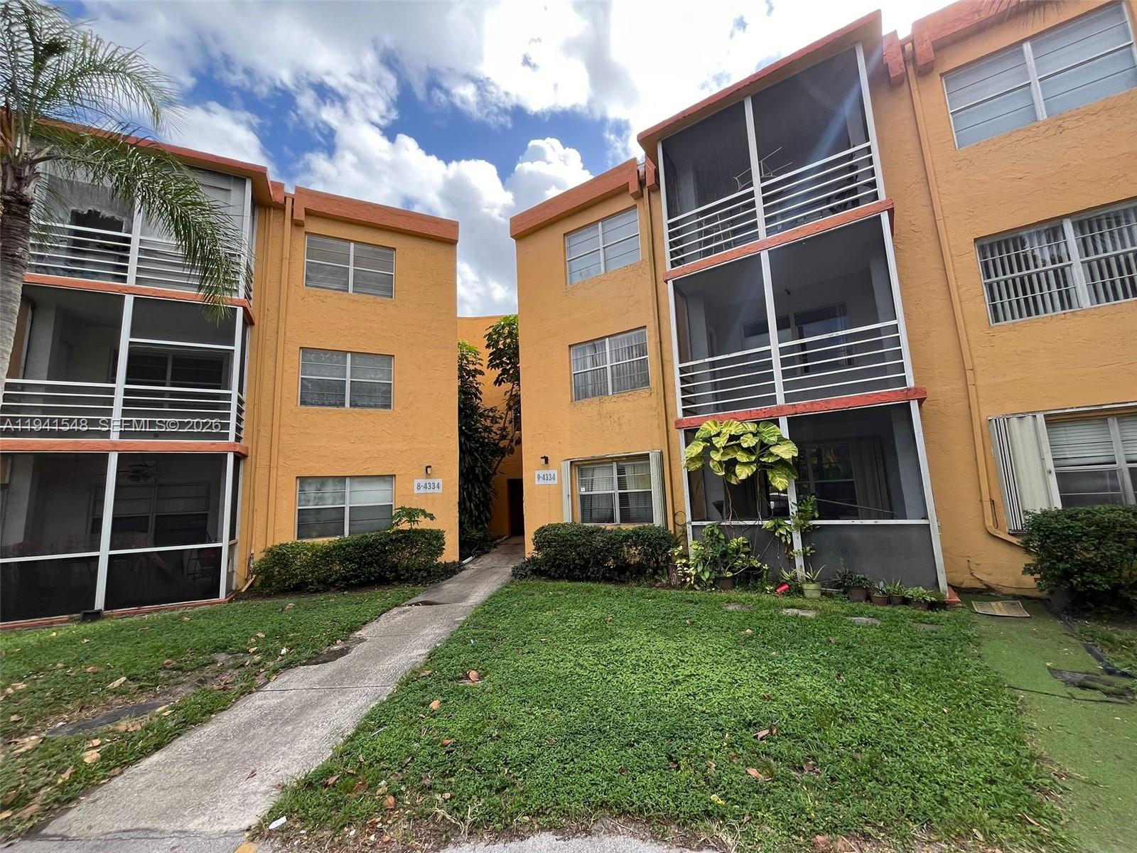 HERITAGE CIRCLE CONDO - Residential