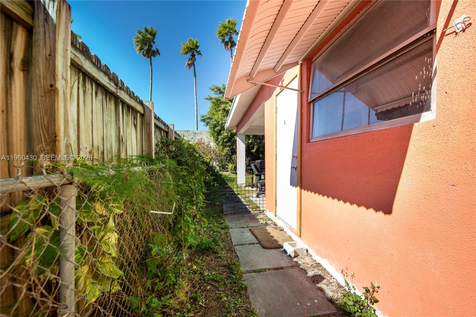 LAKESIDE ESTATES - Residential