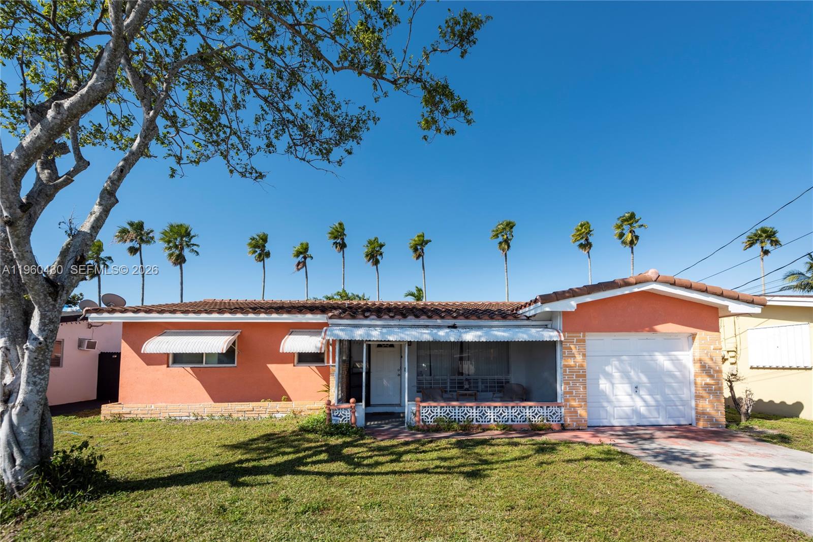 LAKESIDE ESTATES - Residential