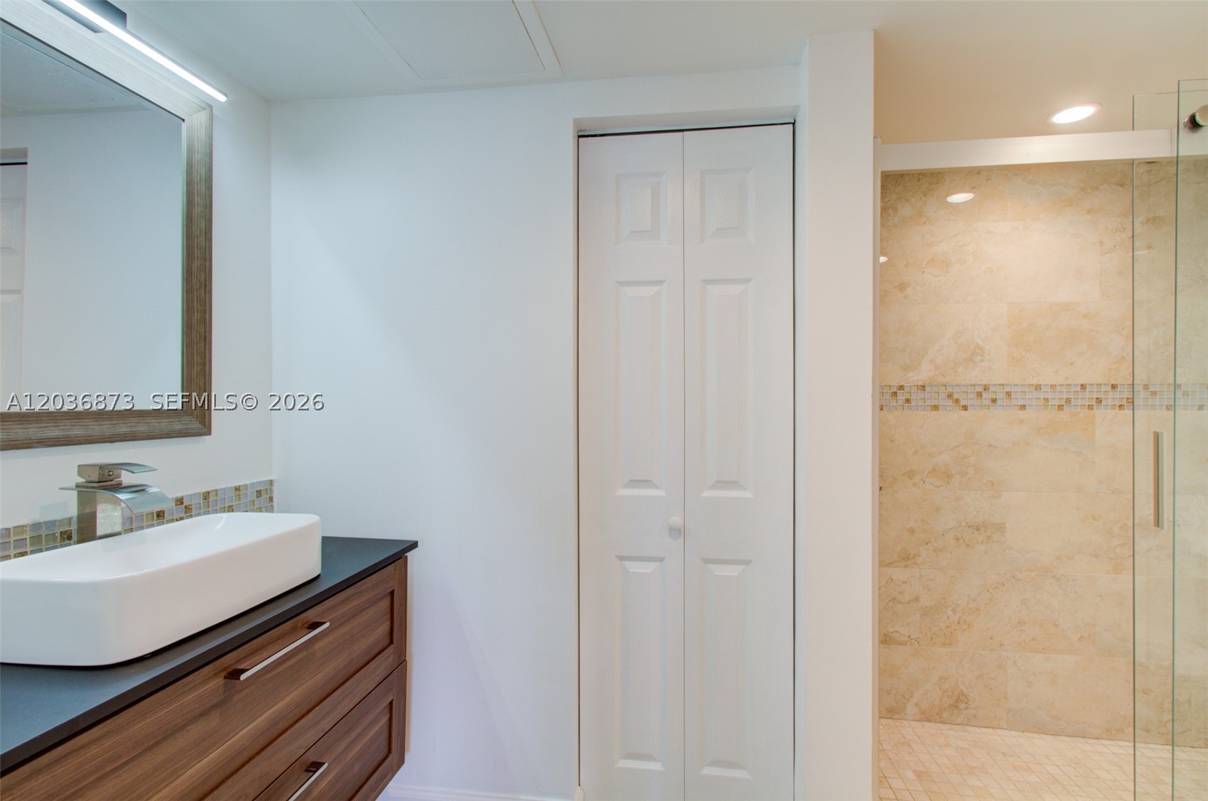 CARRINGTON AT COCONUT CRE - Residential Lease