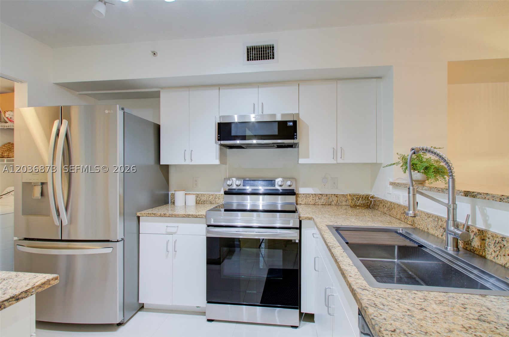 CARRINGTON AT COCONUT CRE - Residential Lease
