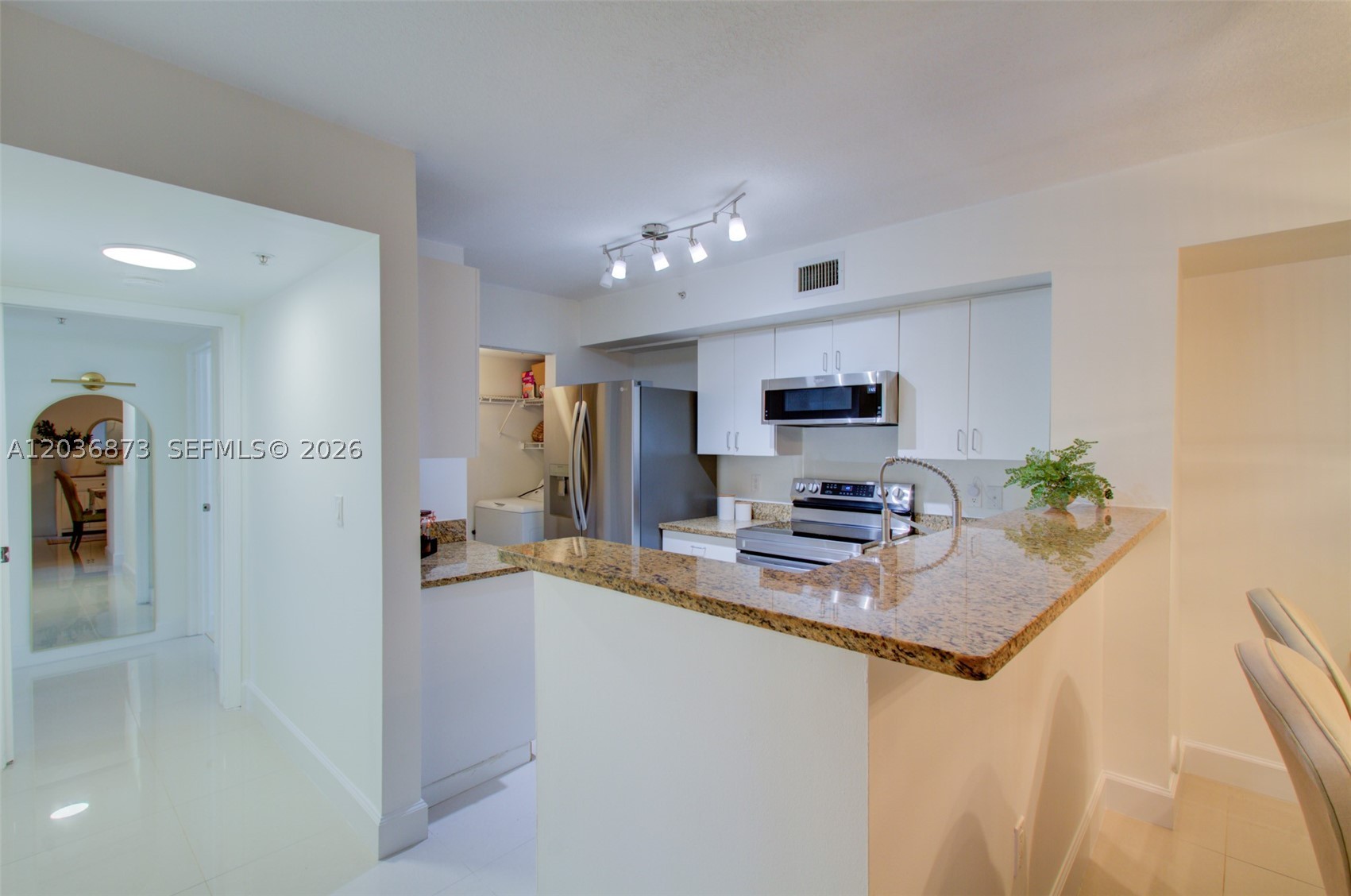 CARRINGTON AT COCONUT CRE - Residential Lease