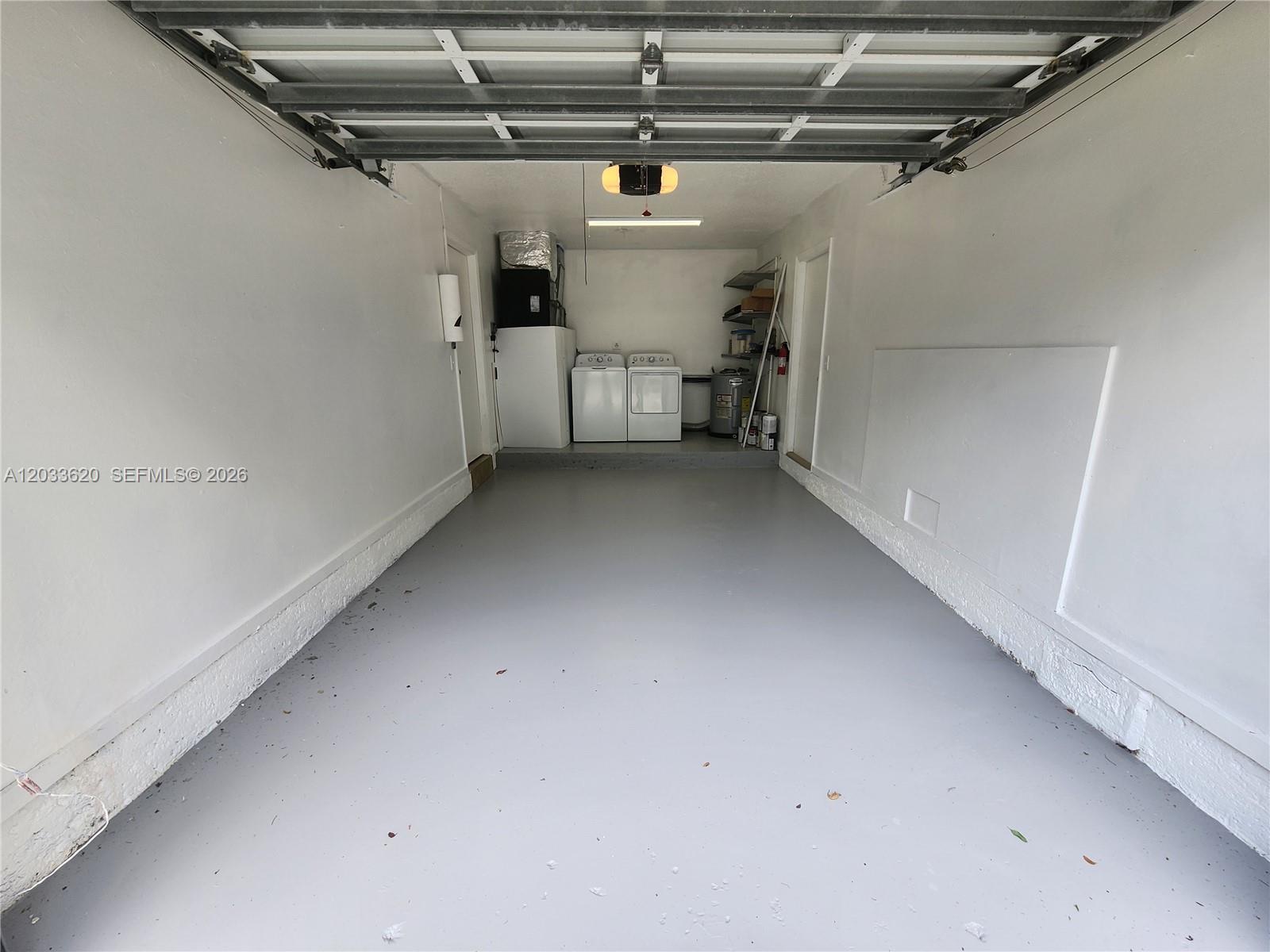 SUMMER LAKE - Residential Lease