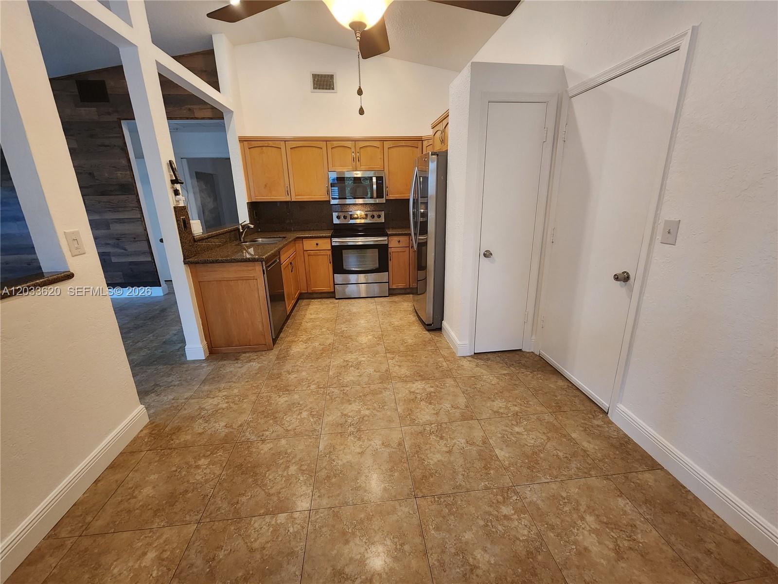 SUMMER LAKE - Residential Lease