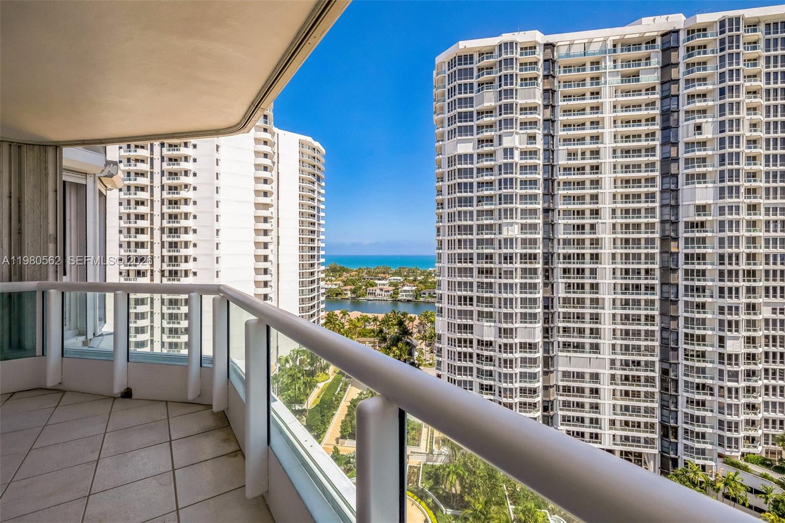 NORTH TOWER AT THE POINT - Residential