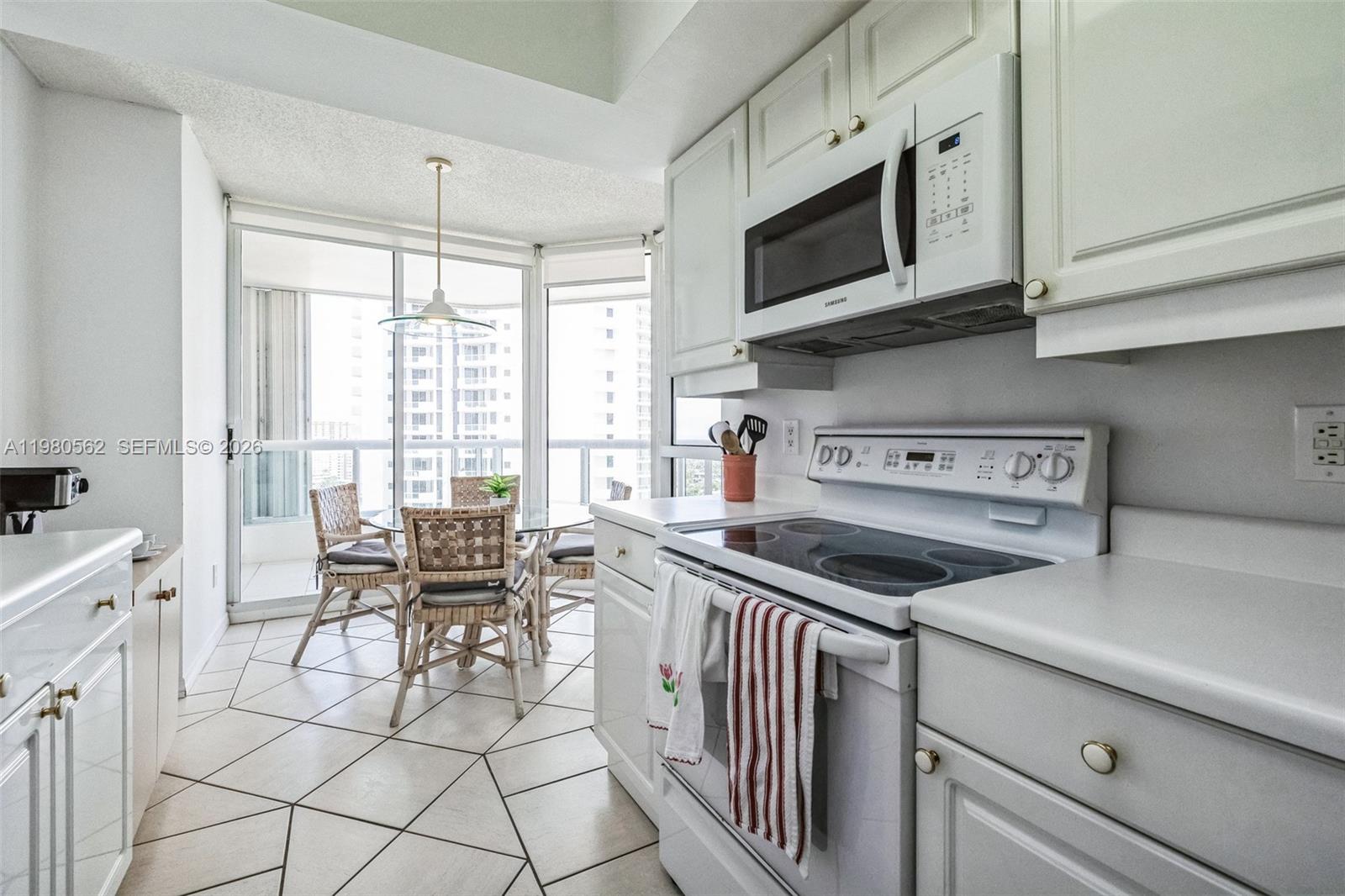 NORTH TOWER AT THE POINT - Residential