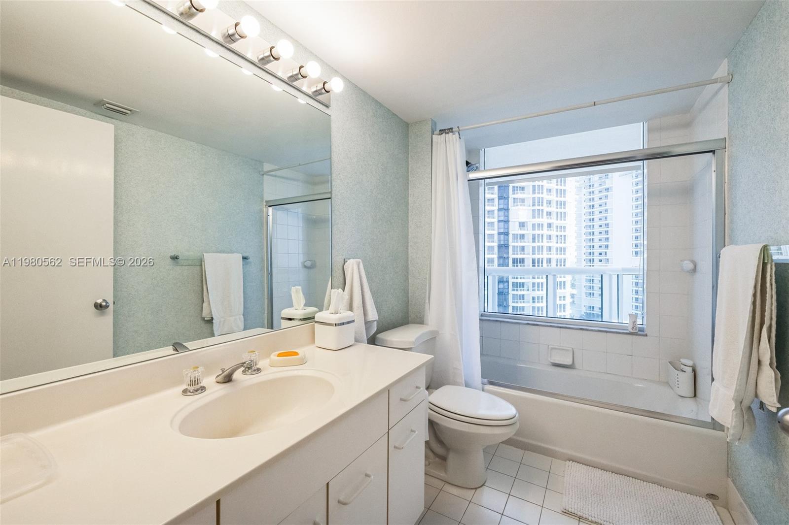 NORTH TOWER AT THE POINT - Residential
