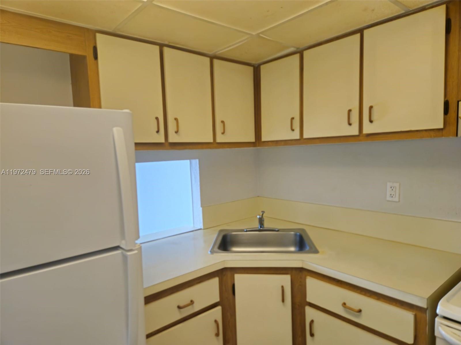 FOR INVESTORS ONLY! Premium Location: Great view, Beautiful, centrally located One Bedroom / ONE Bathroom, one PARKING SPACE condo near Miami International Airport (MIA), situated between Le Jeune Rd and Red Rd. Quick access to Miami and Doral. APARTMENT & AMENITIES Unbeatable Views: Enjoy gorgeous, relaxing views from your oversized private balcony. The unit is very bright and airy. Tile floors throughout, good condition AC and water heater included. Resort Lifestyle: Gated community offering a refreshing swimming pool, fully equipped fitness room, tennis courts, and lush tropical gardens. On-site laundry facility. Unit rented in $1,950.00 Exelent Tenants