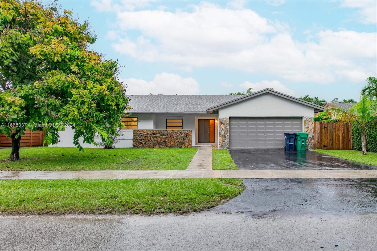 Spacious 3 bedroom 2 bath pool home w 2 car garage. Tile floors, Open floor plan, Huge closets, Washer Dryer. Quiet neighborhood. No Association. Ready to Move in. 1st/last/security. Easy to show.