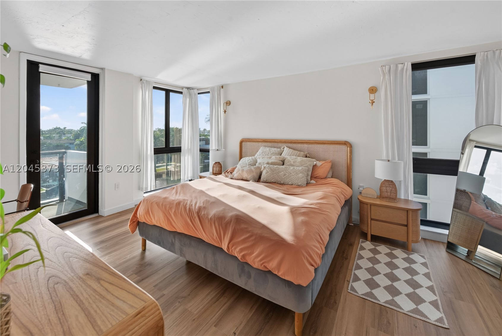 GUILDFORD CONDO - Residential