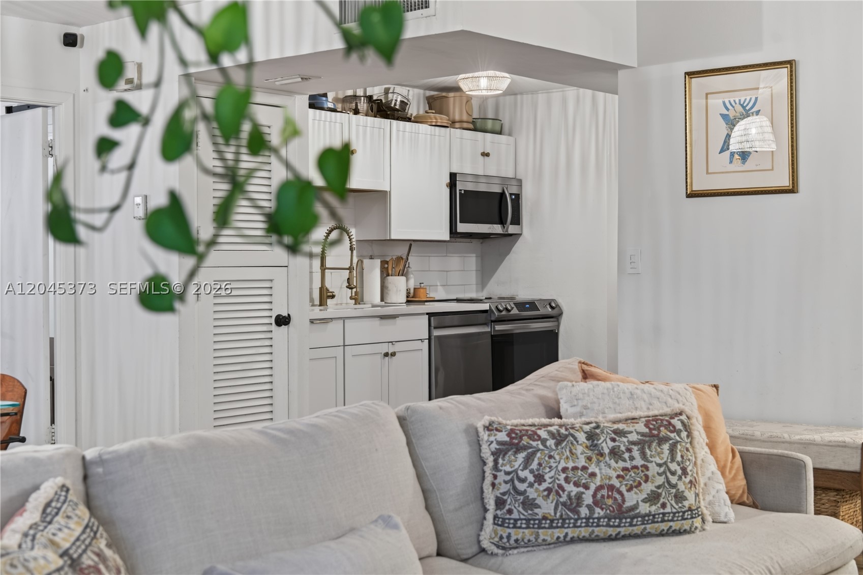 GUILDFORD CONDO - Residential