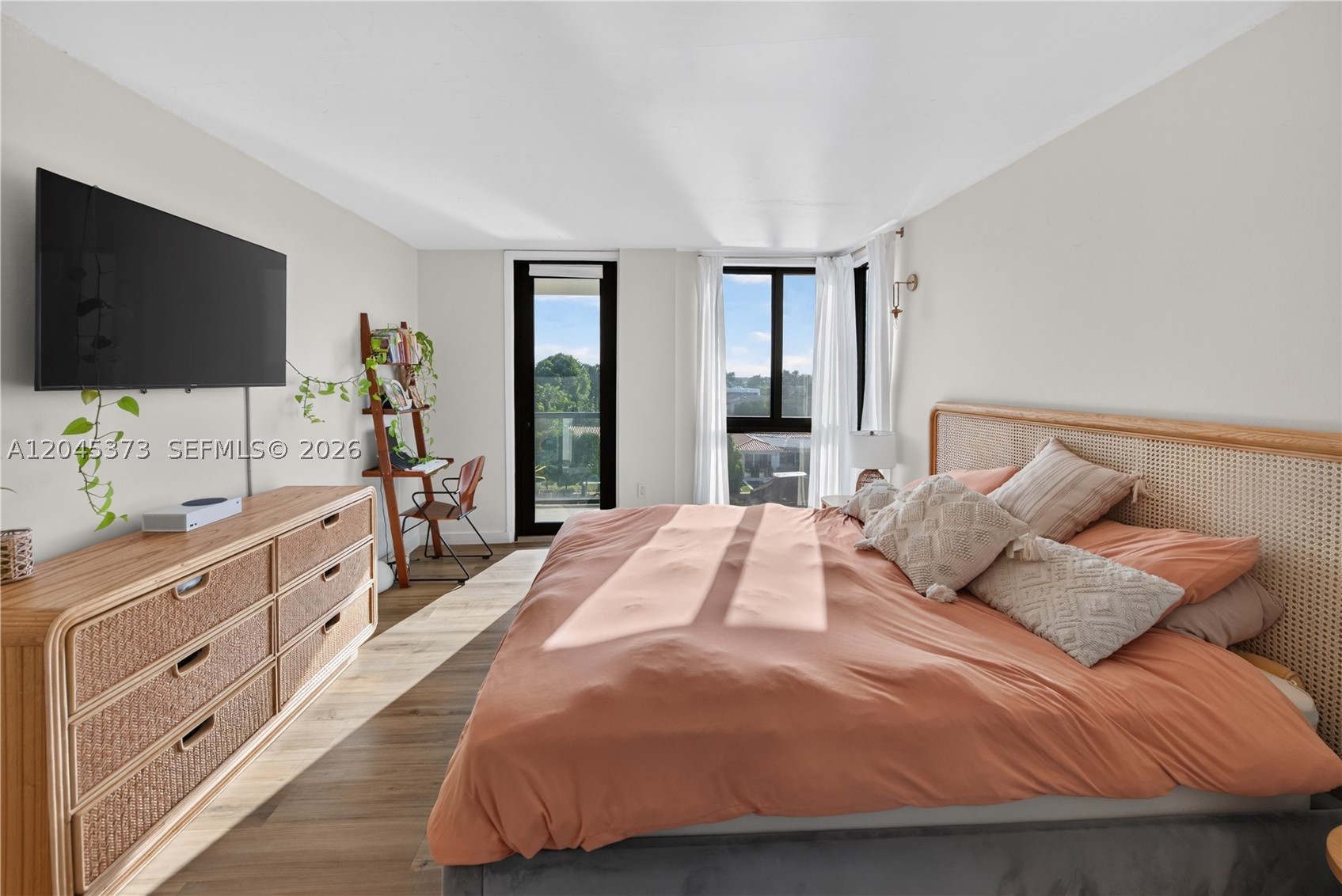GUILDFORD CONDO - Residential