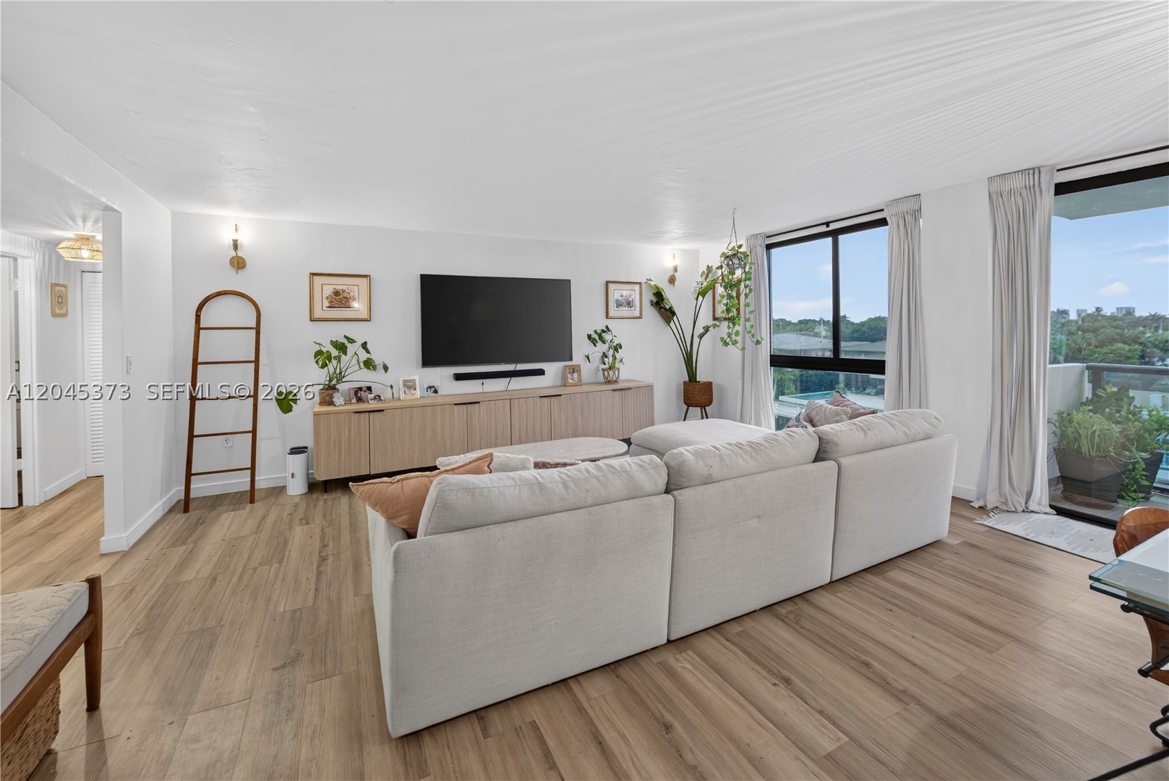 GUILDFORD CONDO - Residential