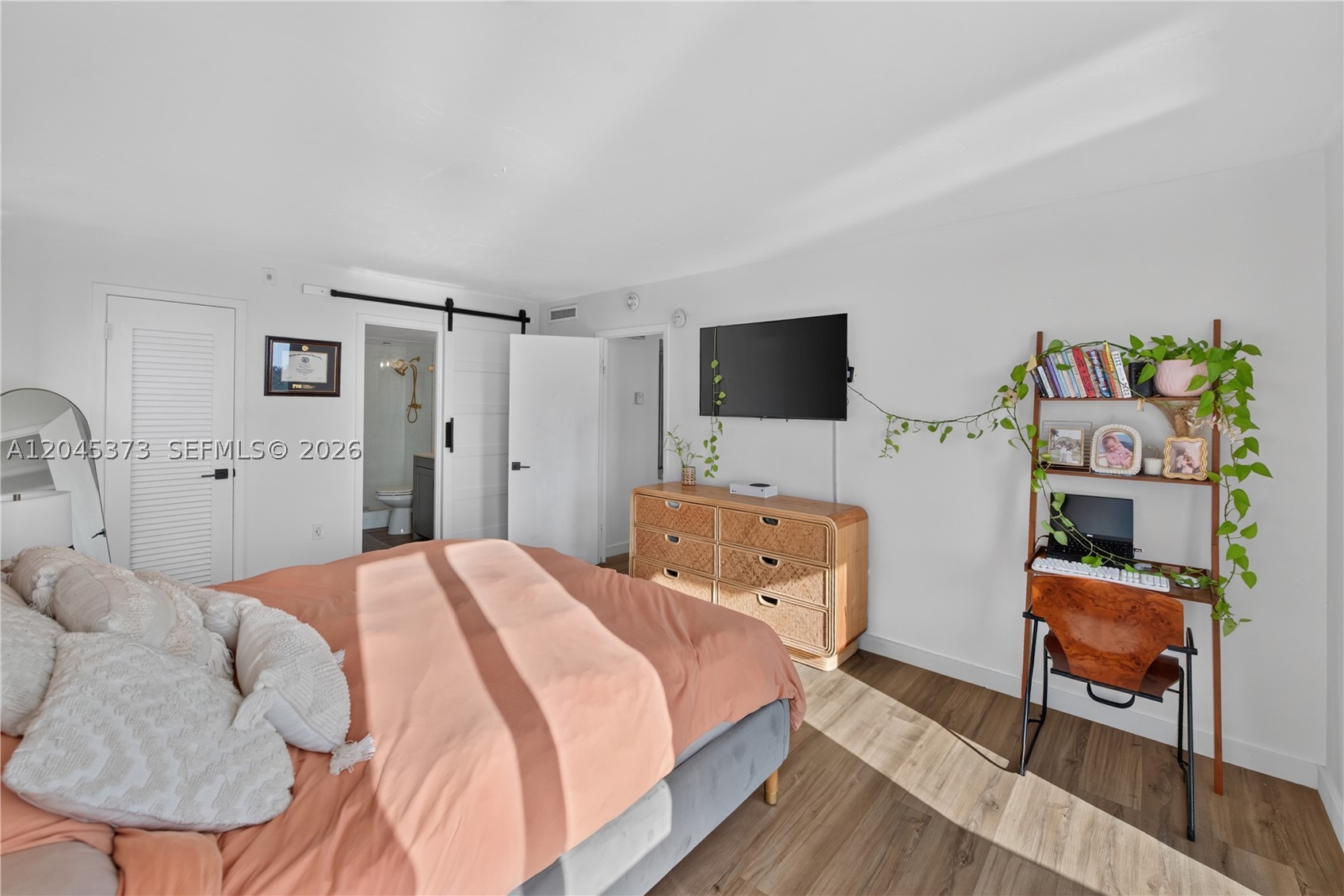GUILDFORD CONDO - Residential