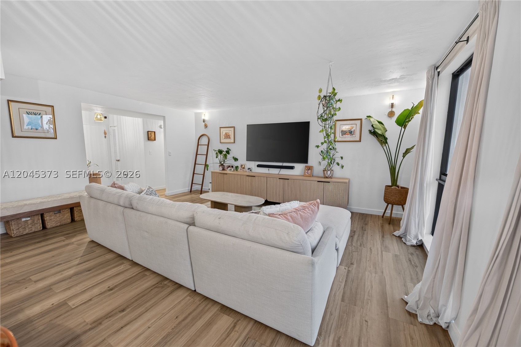 GUILDFORD CONDO - Residential