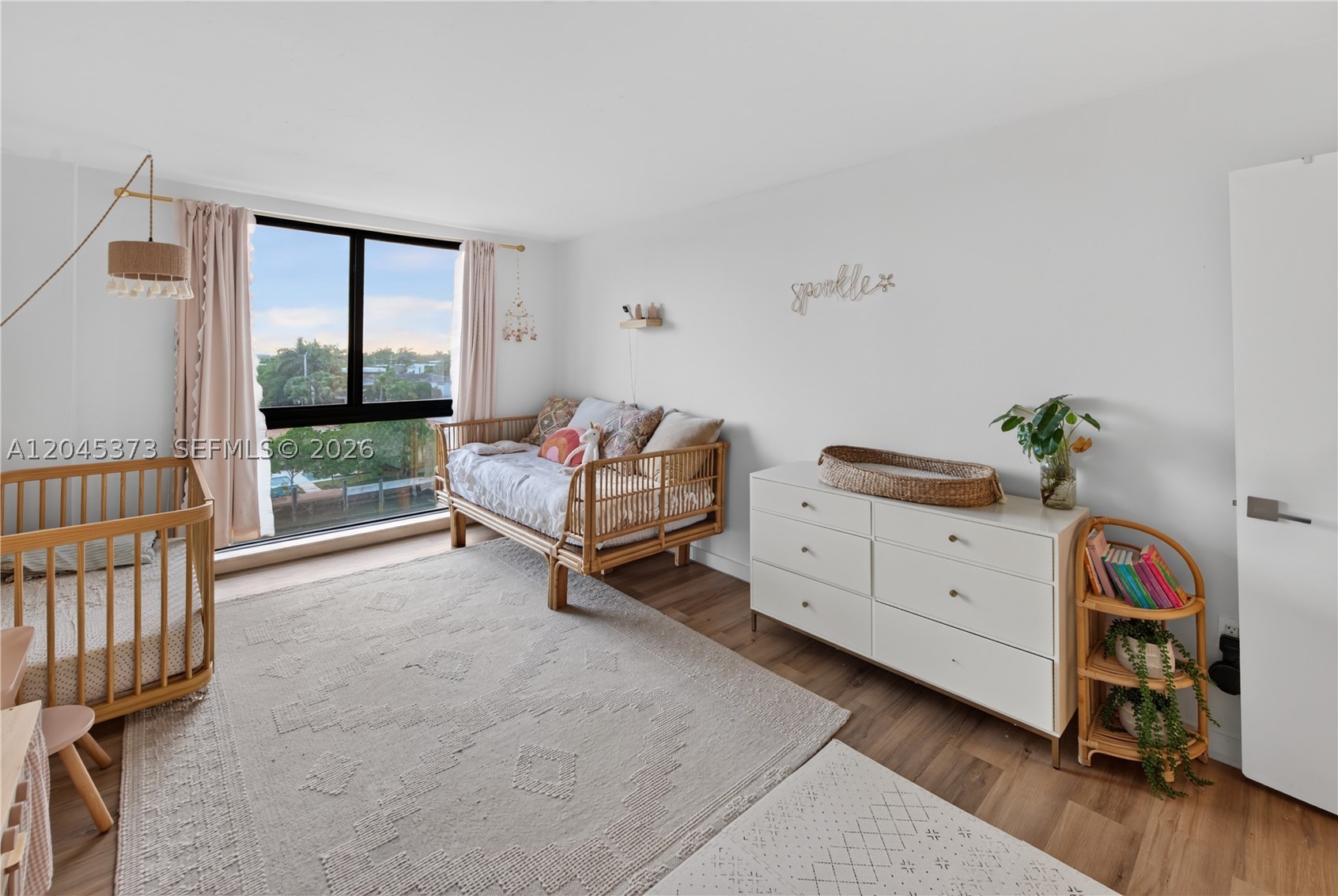 GUILDFORD CONDO - Residential