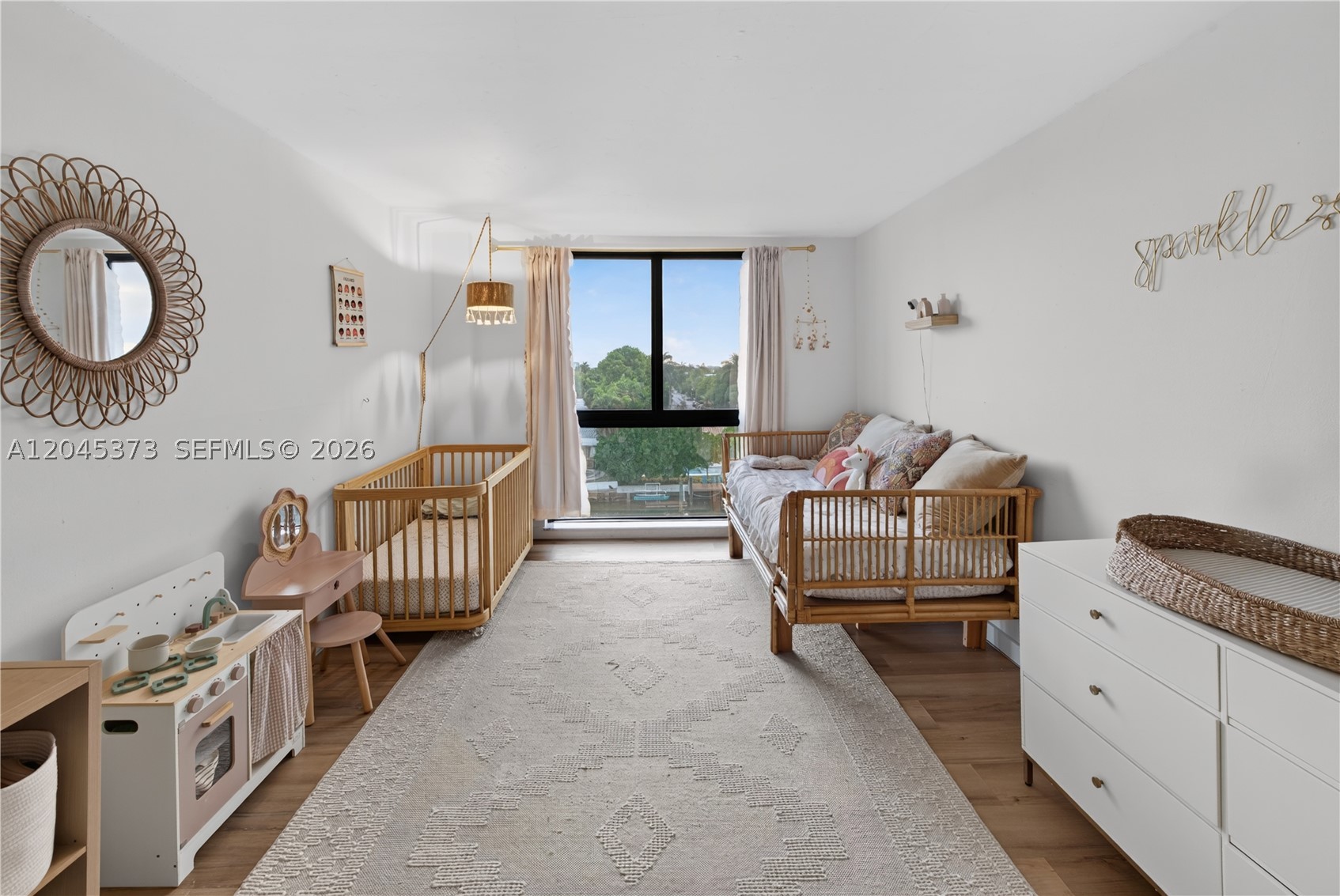 GUILDFORD CONDO - Residential