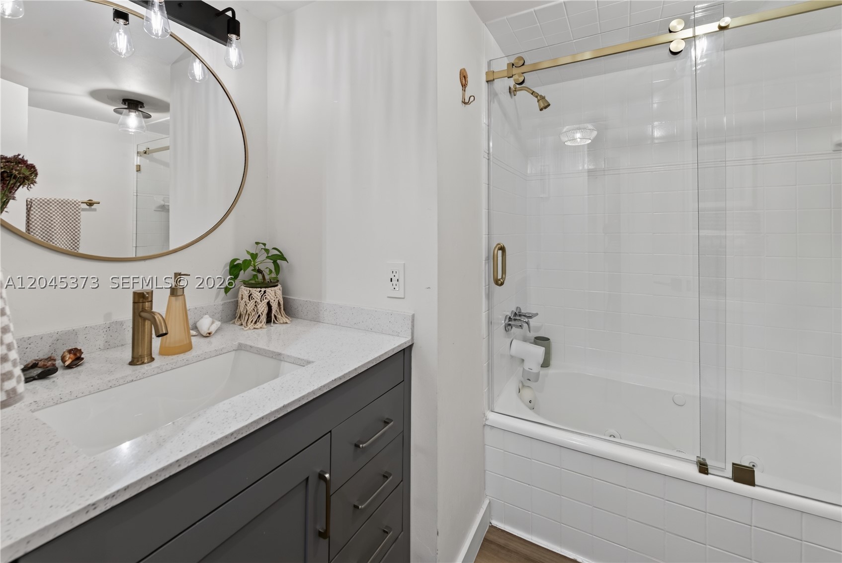 GUILDFORD CONDO - Residential