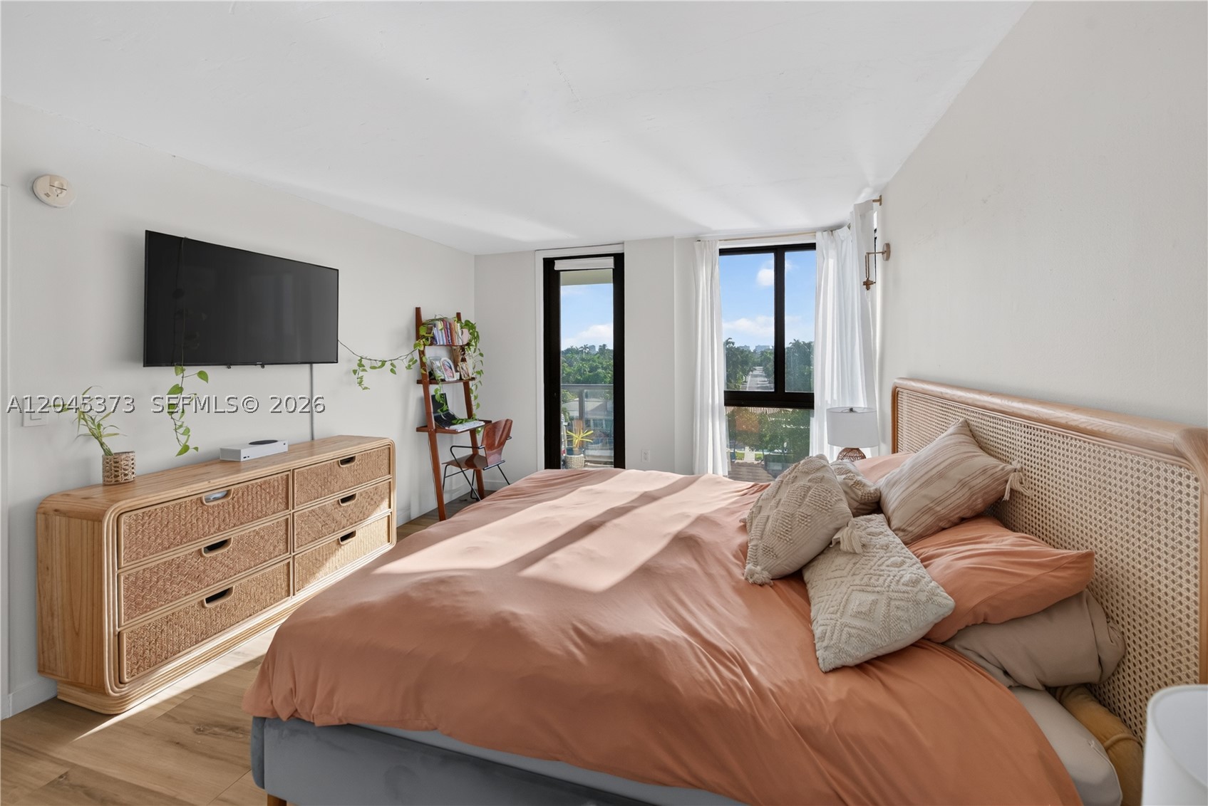 GUILDFORD CONDO - Residential