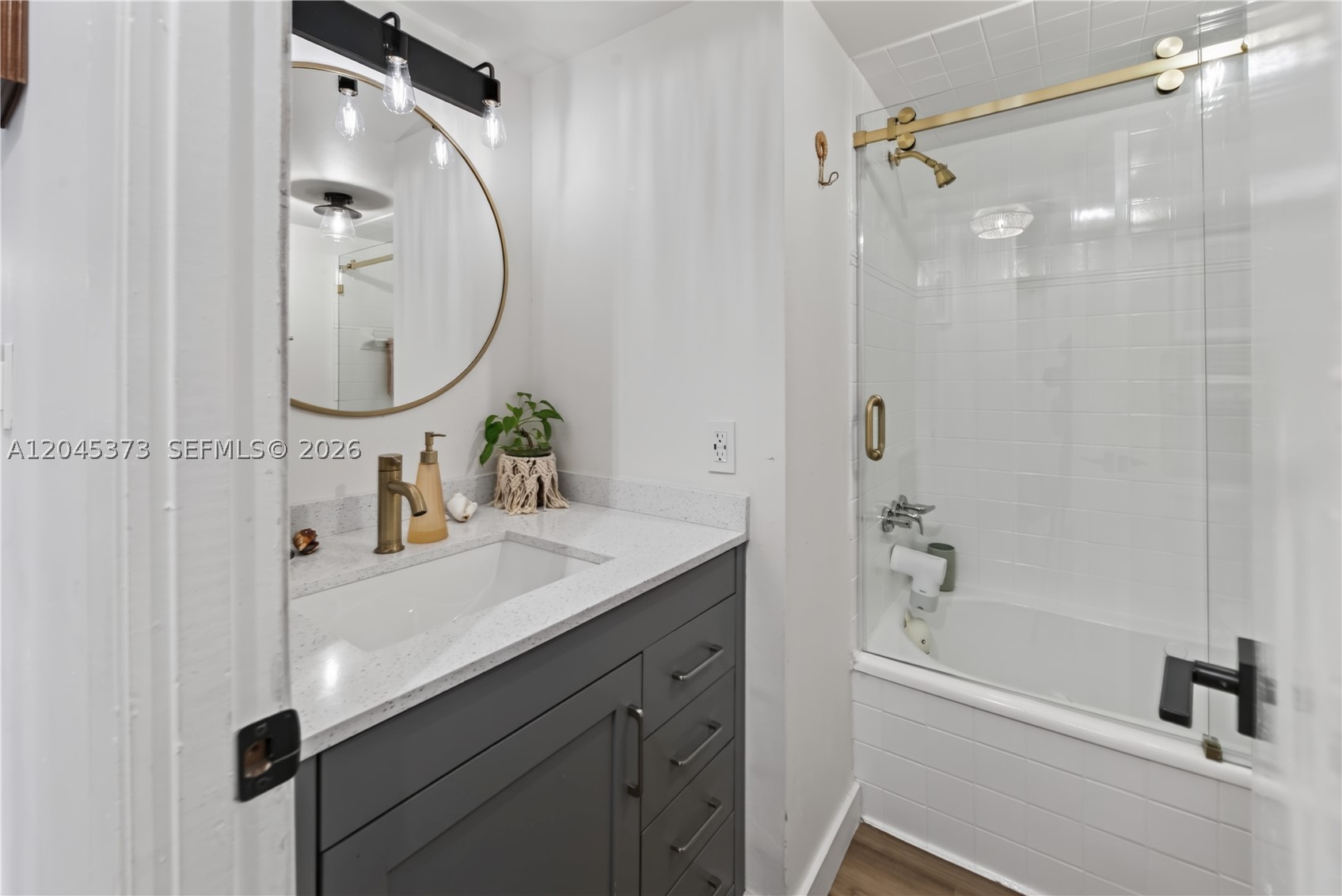 GUILDFORD CONDO - Residential