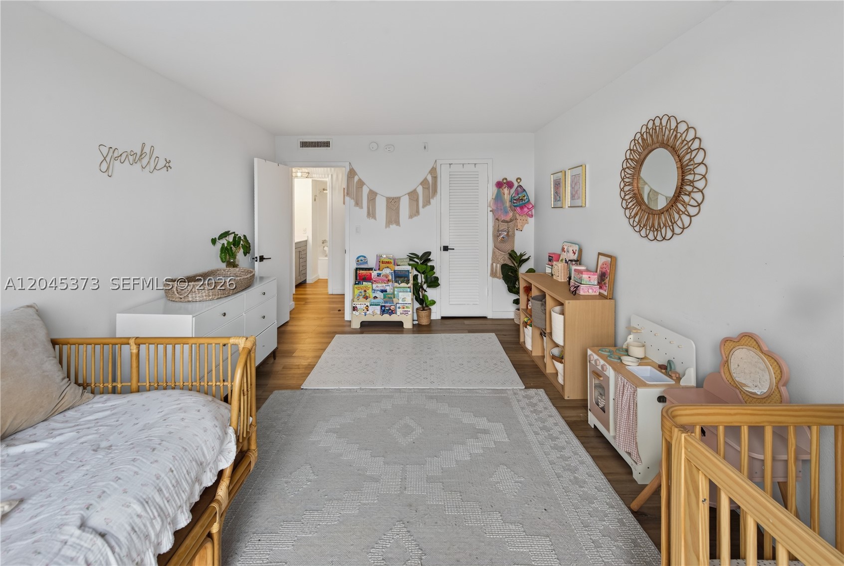 GUILDFORD CONDO - Residential