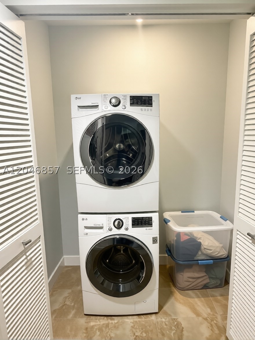 TIDES AT BRIDGESIDE SQUAR - Residential Lease